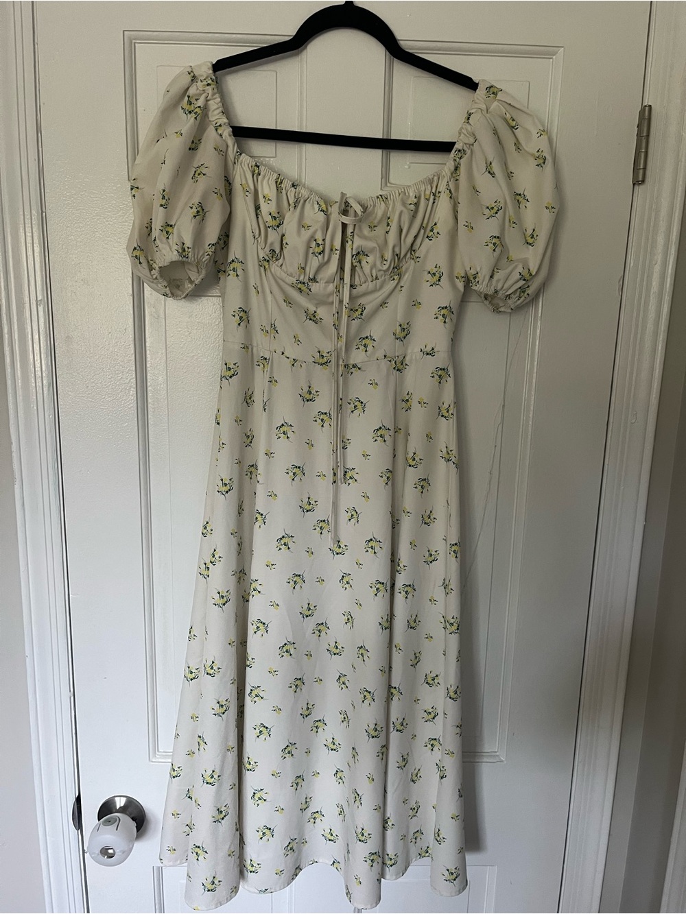 House of CB Look Alike White Floral Puff-Sleeve Midi Dress with Front Slit - Picture 3 of 5